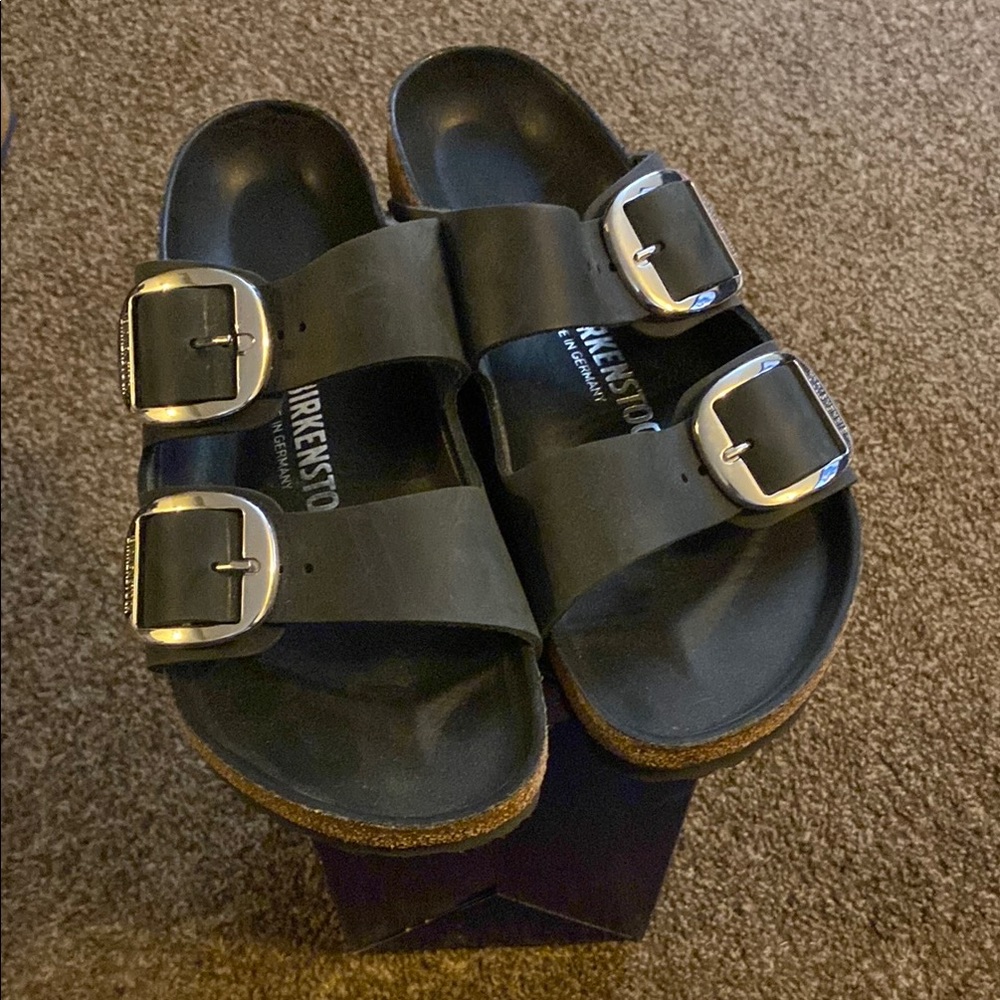 Like New! Birkenstock Black Sandals with Adjustable Straps and Molded Footbed